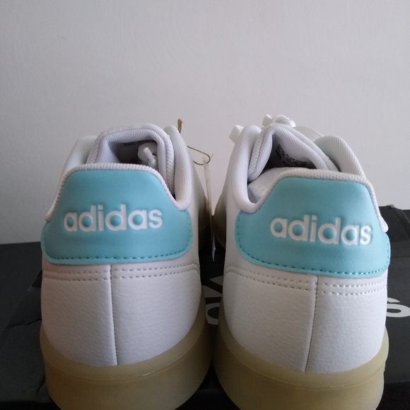 Adidas Advantage Women's Size 10.5 - Picture 3 of 6
